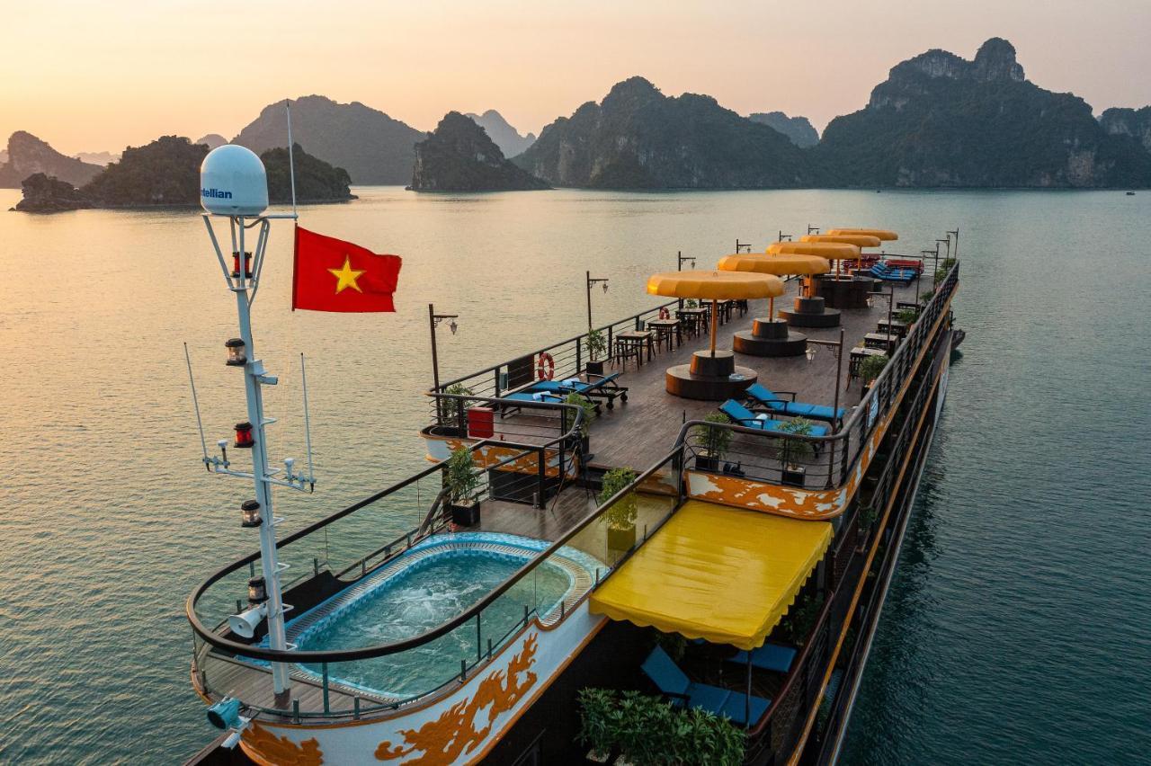 Nostalgia Halong Cruise Hotel Ha Long Eksteriør billede