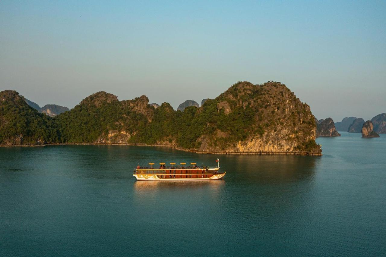 Nostalgia Halong Cruise Hotel Ha Long Eksteriør billede