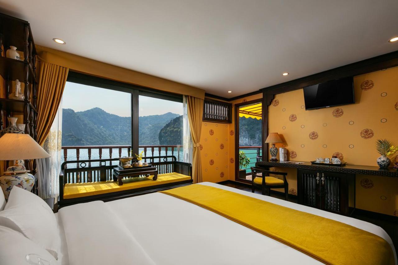 Nostalgia Halong Cruise Hotel Ha Long Eksteriør billede