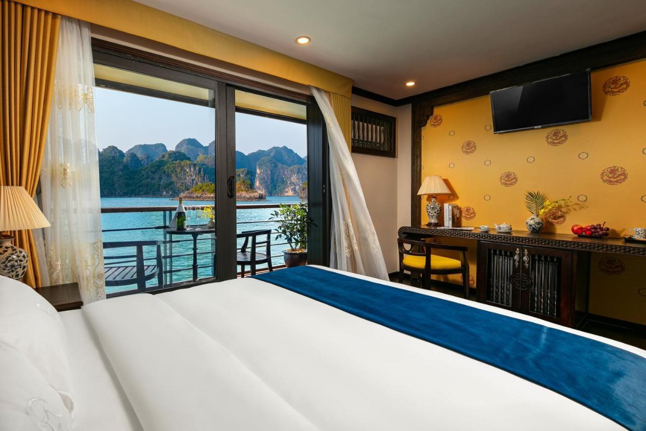 Nostalgia Halong Cruise Hotel Ha Long Eksteriør billede