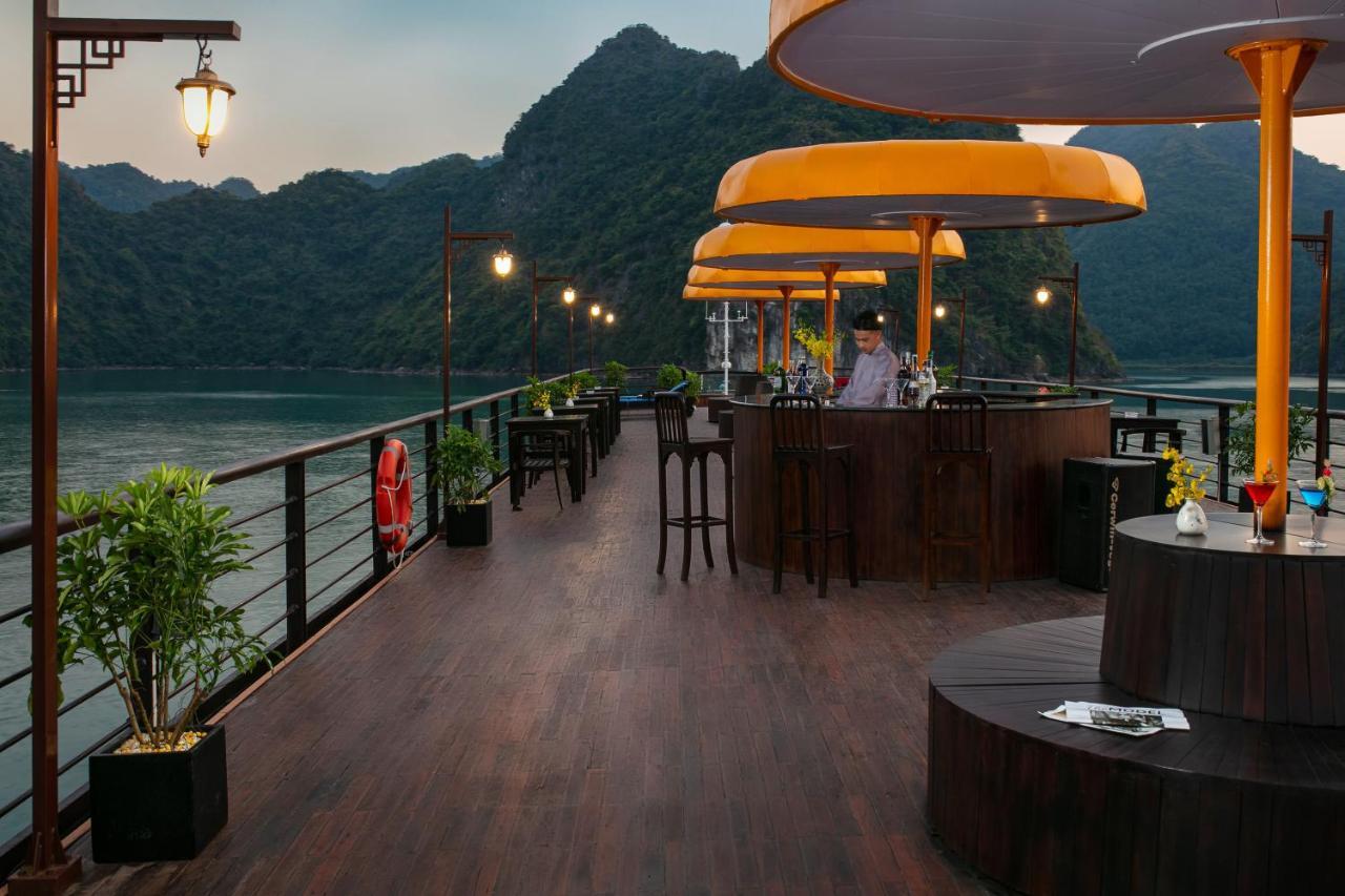 Nostalgia Halong Cruise Hotel Ha Long Eksteriør billede