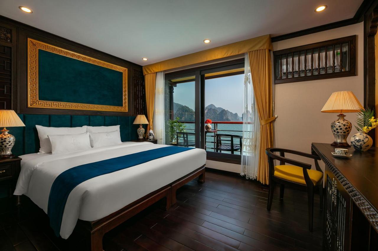 Nostalgia Halong Cruise Hotel Ha Long Eksteriør billede
