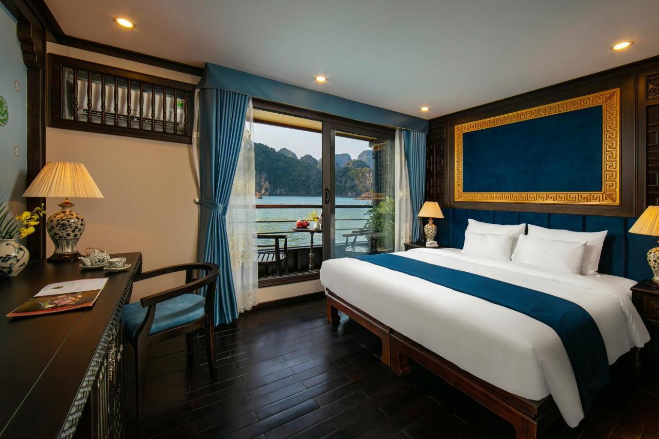 Nostalgia Halong Cruise Hotel Ha Long Eksteriør billede