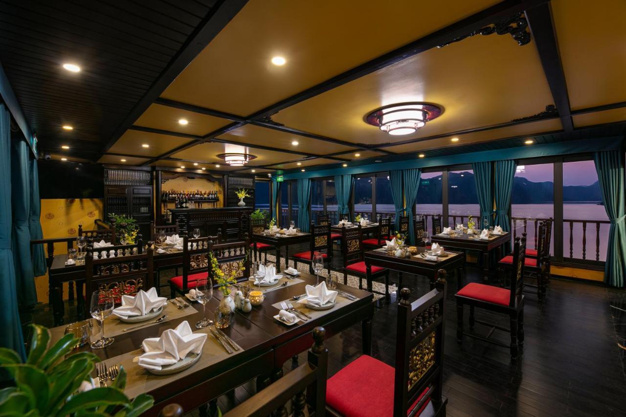 Nostalgia Halong Cruise Hotel Ha Long Eksteriør billede