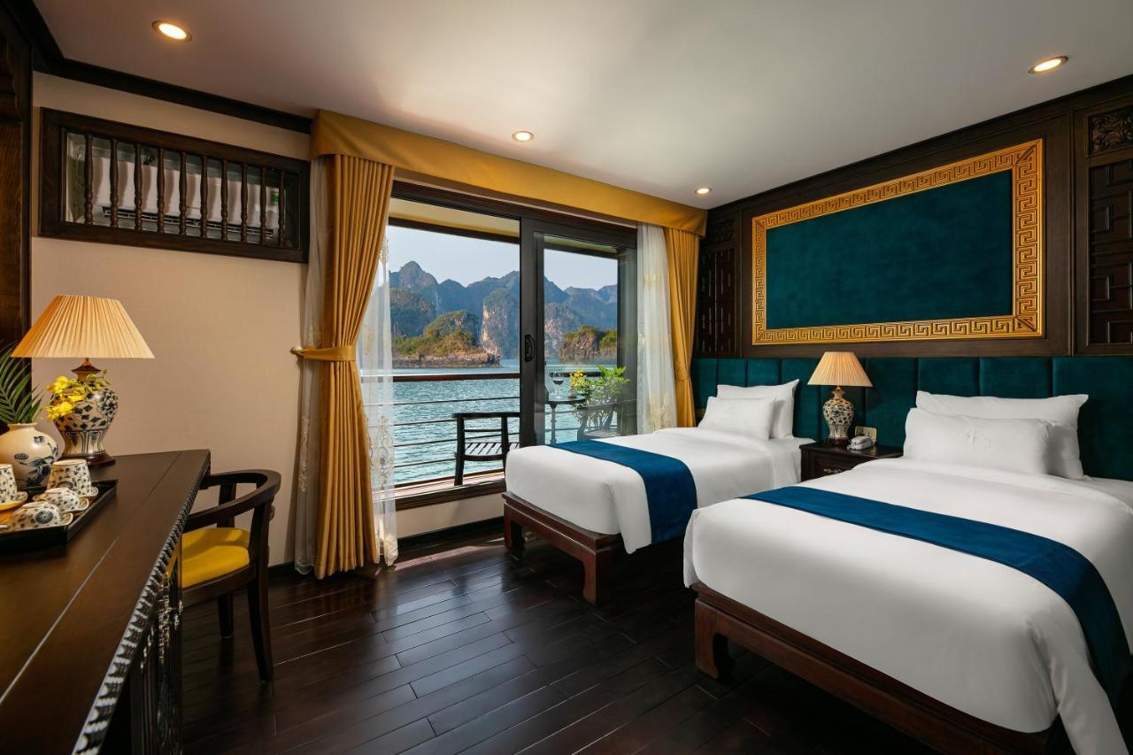 Nostalgia Halong Cruise Hotel Ha Long Eksteriør billede