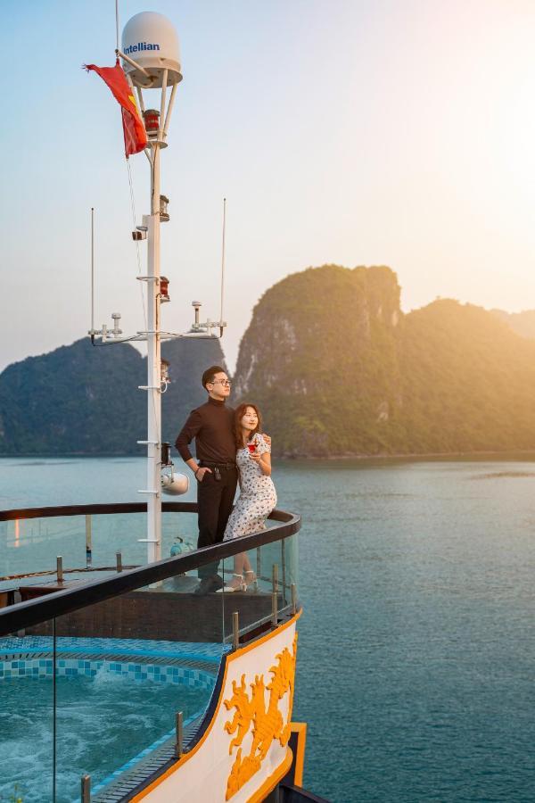 Nostalgia Halong Cruise Hotel Ha Long Eksteriør billede